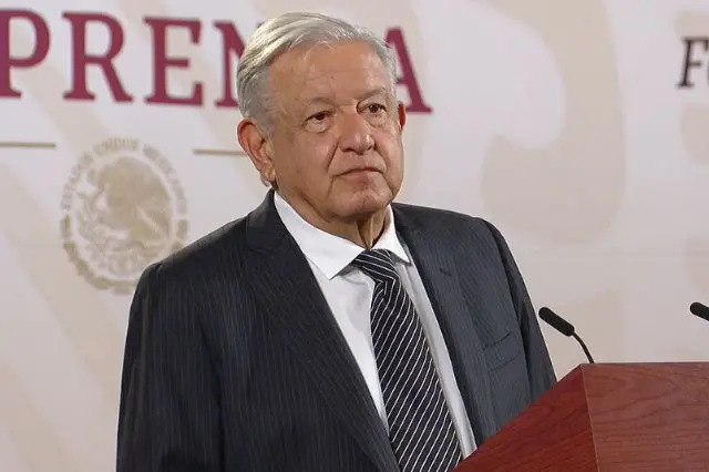 AMLO anuncia aumento salarial para maestros será del 10 e veracruz