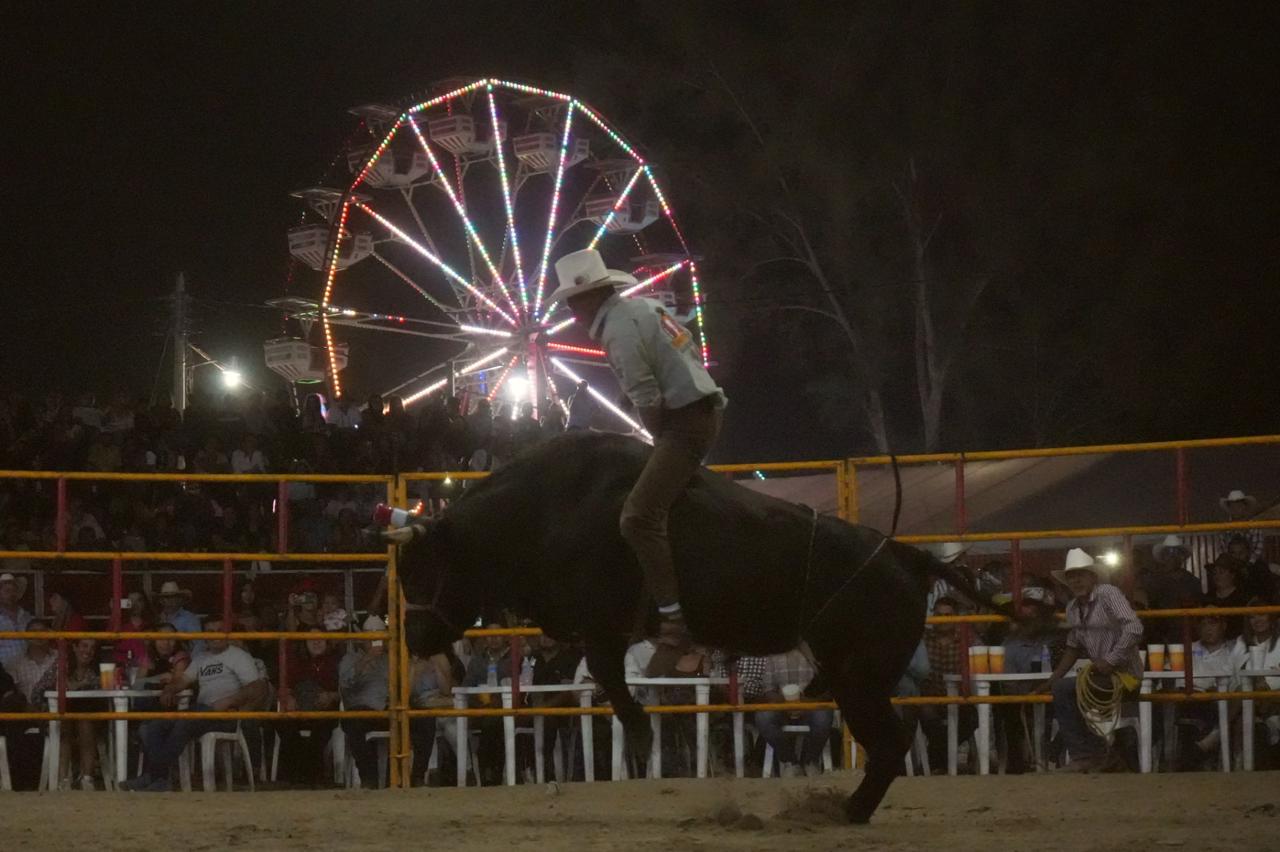 Al Ritmo De Quebradita As Fue El Cierre De La Expo Feria Carrizal