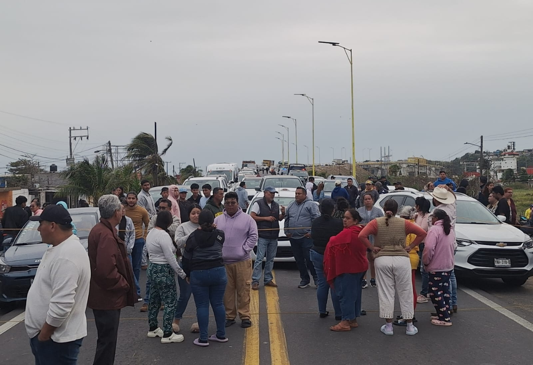 alvarado-bloqueo-carretera_180.png