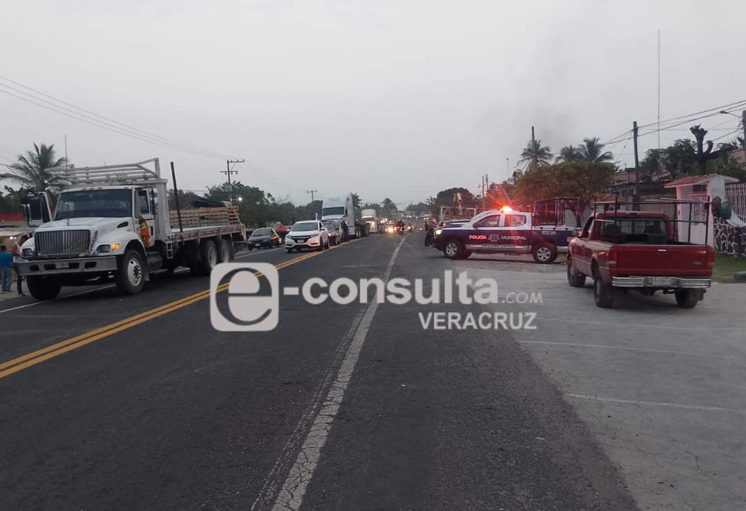 bloqueo-xalapa_veracruz-palo_gacho_1.png