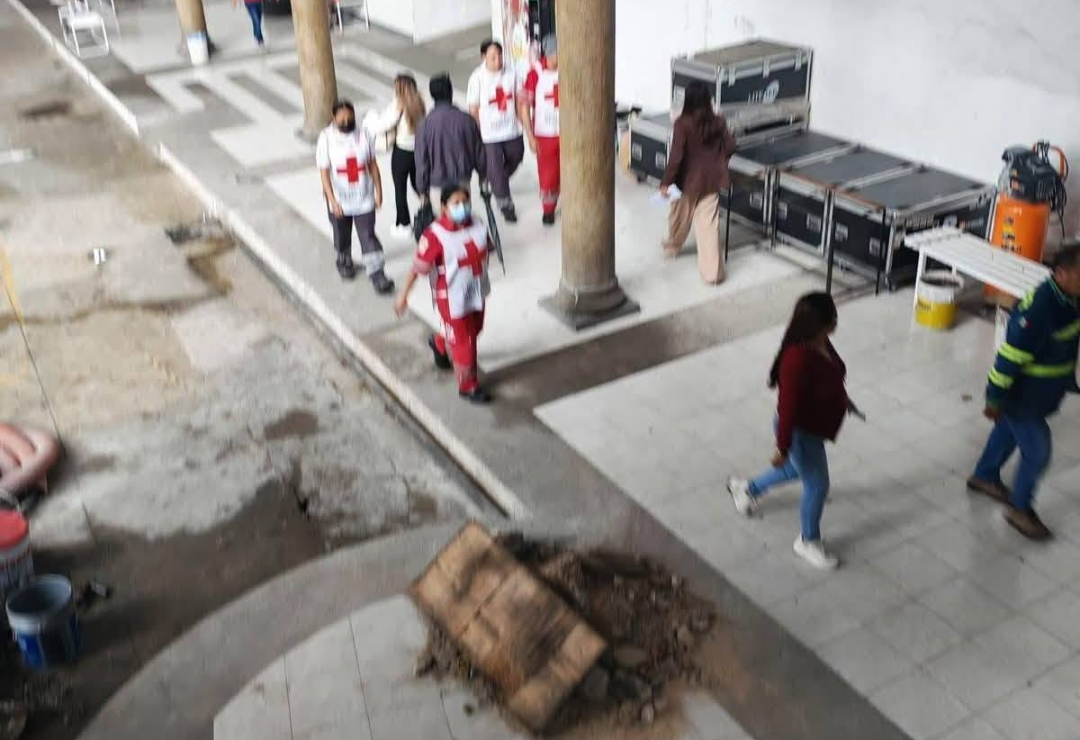 trabajador-elevador-nogales.png