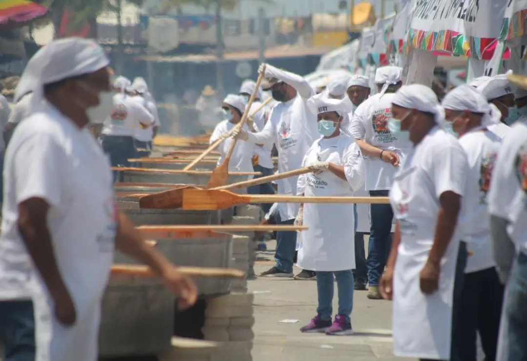 cruces_de_mayo-arroz_a_la_tumbada-alvarado_1.png
