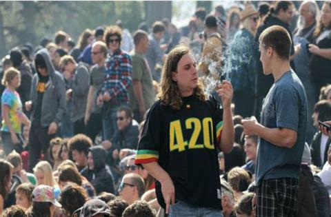 Realizarán ‘Fumatón 4:20’ en parque Bicentenario de Xalapa