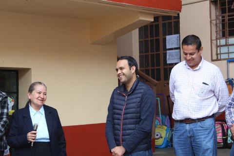 Pone en marcha Carlos Morales construcción de techado en colegio de Altotonga image 1