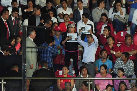 Protestan madres de desaparecidos en el V Informe de JDO image 3
