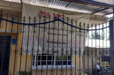 Siguen tomadas oficinas del OPLE en Ixhuatlancillo; acusan irregularidades