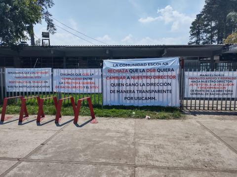 Explota conflicto sindical: Toman bachillerato en Xalapa