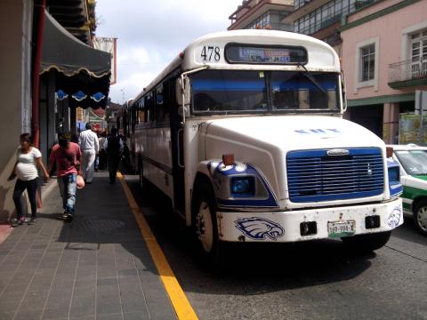 Transportistas negocian alza al pasaje de camiones en Xalapa 