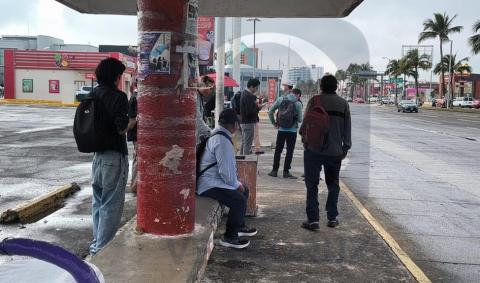 Con paro de camiones, choferes insisten en cobrar tarifa 12 pesos