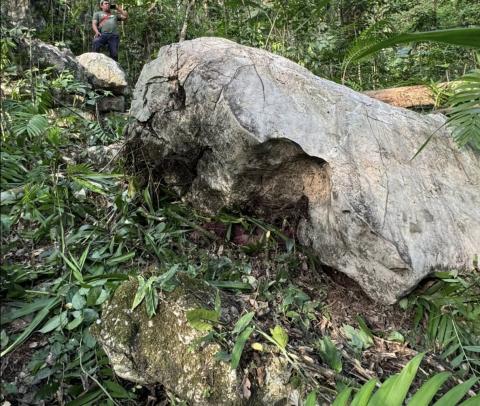 Muere campesino aplastado por roca gigante en Omealca 