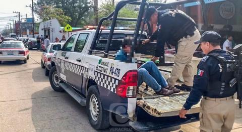 Detienen a taxista que intentó abusar de alumno del CBTIS en Coatza