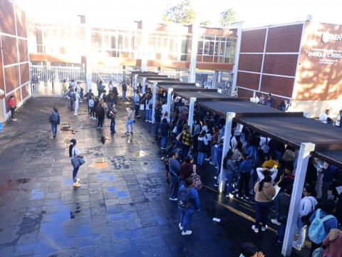 Más de 2 mil jóvenes presentan examen de admisión en la Normal