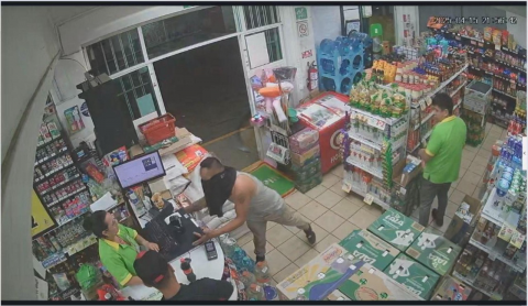 Asaltan a tienda Fasti de El Sumidero en Xalapa; ladrón se lleva efectivo