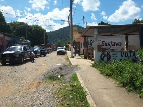 Comando ataca carpintería en Cosolapa, asesina a padre e hijo