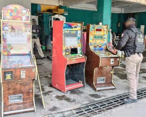 Aseguran 18 máquinas tragamonedas en el centro de Xalapa