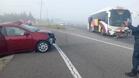 Mueren tres personas en choque con autobús en Perote Mueren tres personas en choque con autobús en Perote