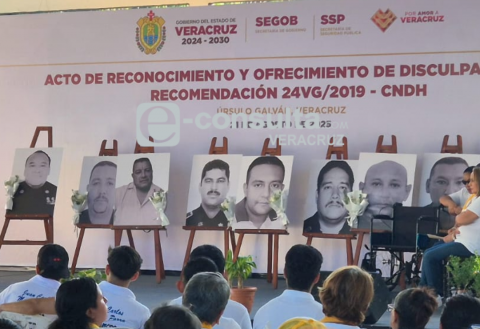 Úrsulo Galván debe años de salario a familias de policías desaparecidos