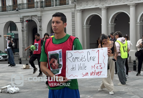 Gastan en Mundial y olvidan a desaparecidos: reclaman colectivos
