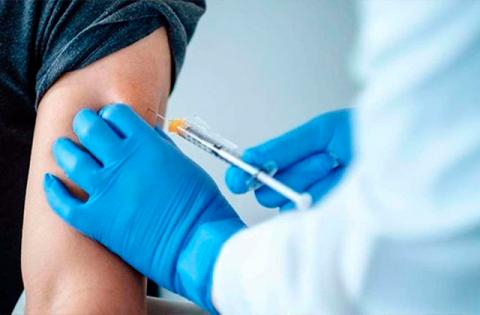 Reino Unido, primer país en autorizar la vacunación contra covid-19