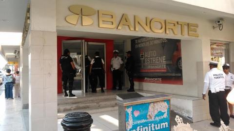 Delincuentes regresan a robar Banorte en Veracruz