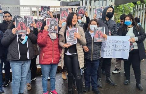 Trabajadores del CAE protestan en Xalapa por rezago salarial