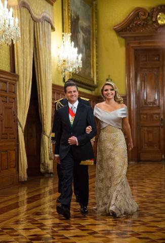 Alejandro Carlín diseñó vestido de Angélica Rivera para noche del Grito image 2