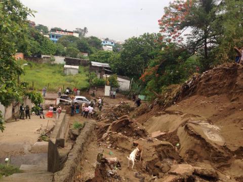 Lluvia provoca deslave en Coatzacoalcos image 3