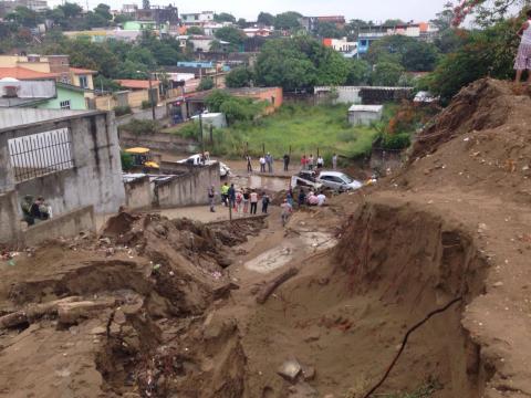 Lluvia provoca deslave en Coatzacoalcos image 4