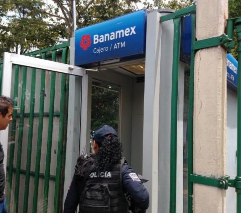 Aseguran cajero que "clonaba" tarjetas en Xalapa