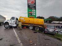 Carambola en la autopista Córdoba-Veracruz deja 33 lesionados