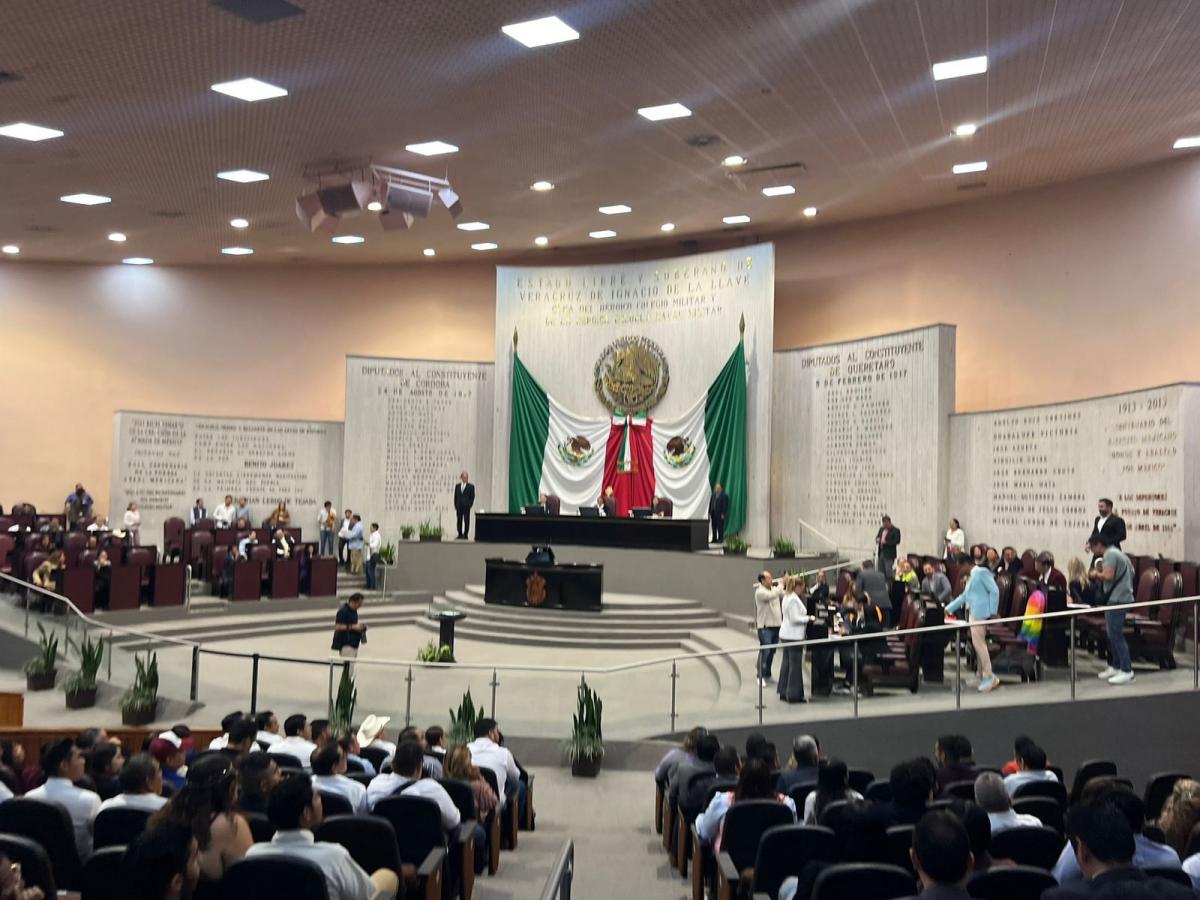 aprueban_supremacia_constitucional_en_el_congreso_de_veracruz_2.jpeg