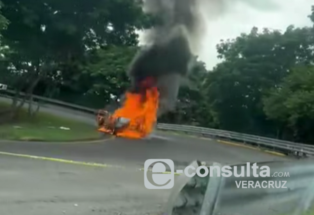 incendio-camioneta-veracruz_1.png