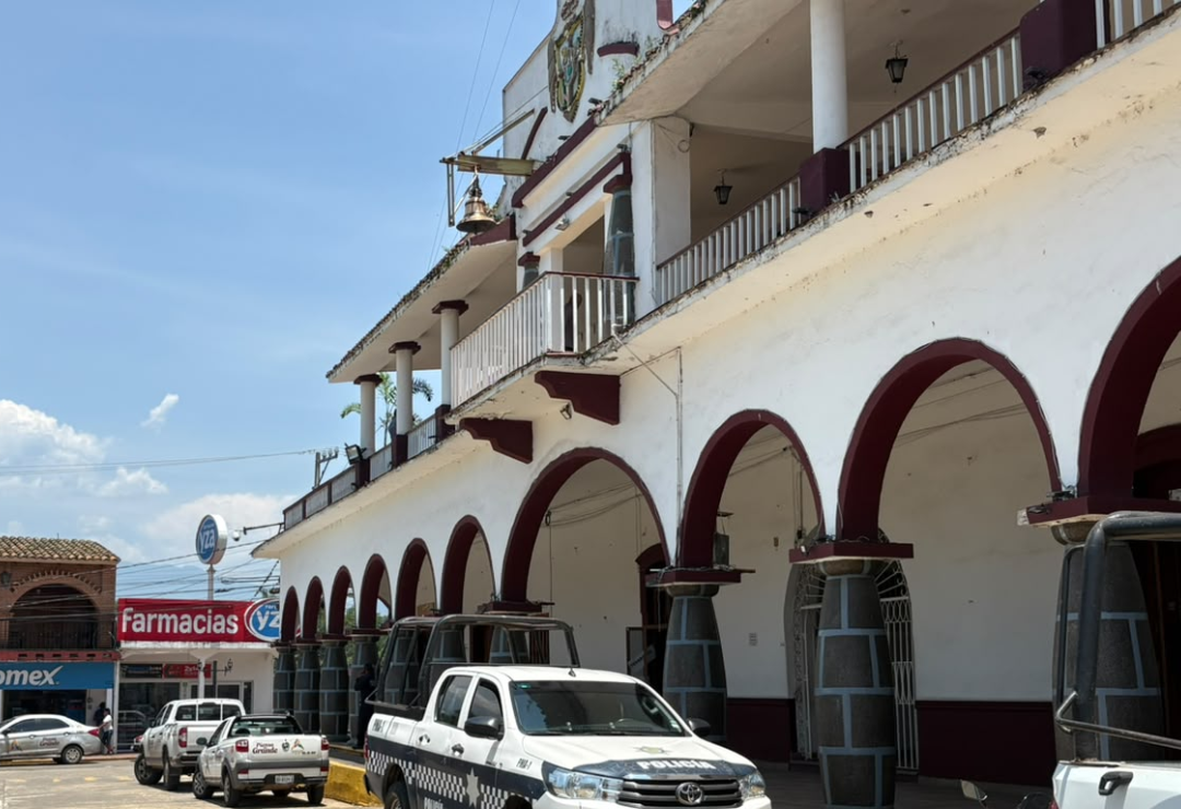 ayuntamiento-policia-amatlan_de_los_reyes.png