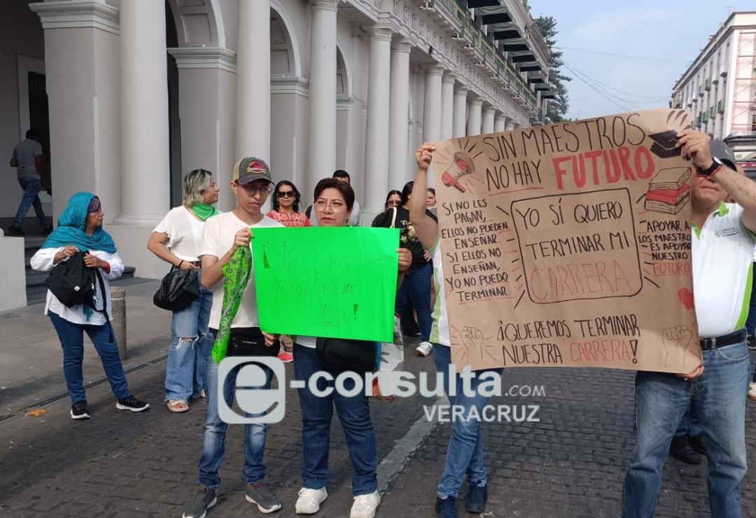 alumnos_de_la_upav-protesta-xalapa.png