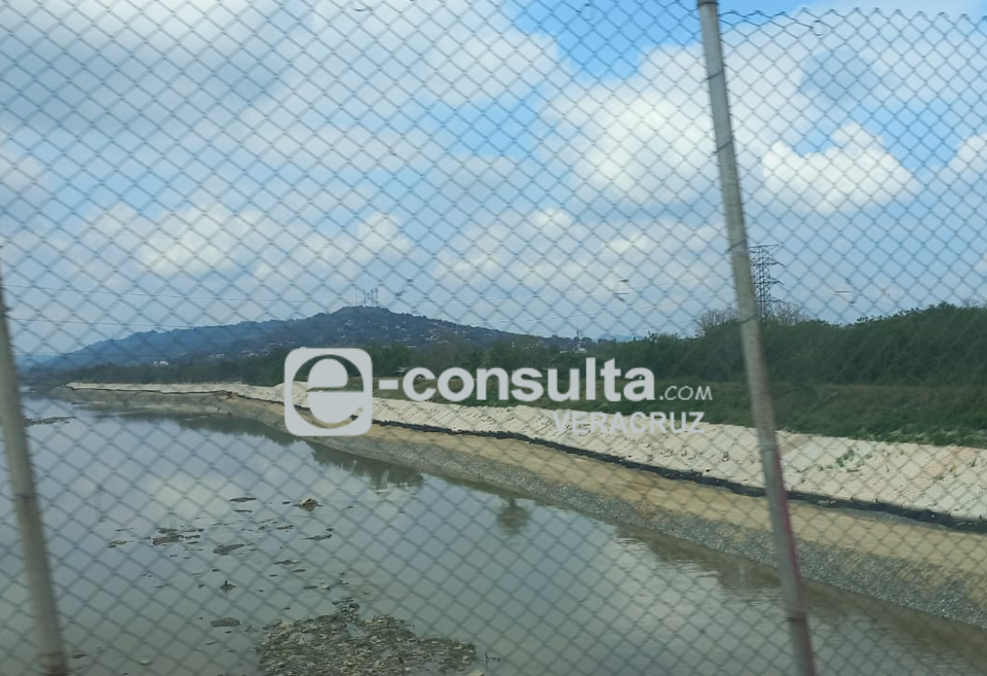 inundacion-poza_rica-muro.png