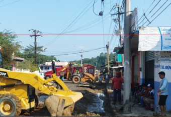 Castillo_de_Teayo-vecinos-carretera