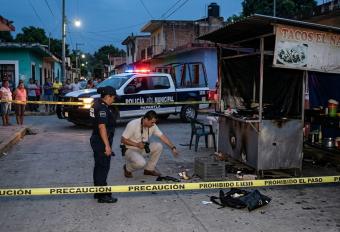 Explosivo casero le estalla a un hombre en Papantla; pierde parte del brazo