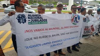 Jubilados de Xalapa exigen al Poder Judicial frenar recorte a pensiones