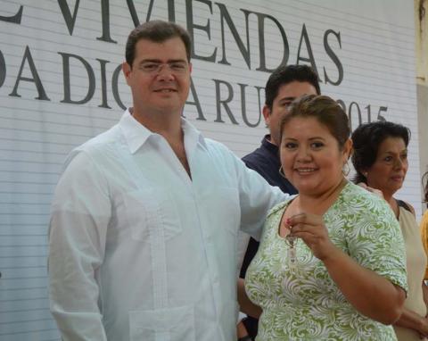 Entrega Ramón Poo Gil viviendas a mujeres rurales image 4