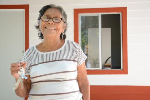 Entrega Ramón Poo Gil viviendas a mujeres rurales image 2