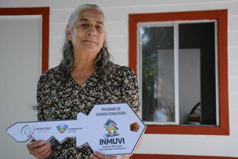 Entrega Ramón Poo Gil viviendas a mujeres rurales image 3