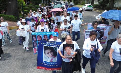 10 de mayo en Xalapa: Madres marchan por sus hijos desaparecidos 10 de mayo en Xalapa: Madres marchan por sus hijos desaparecidos