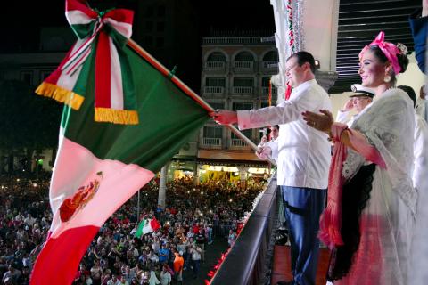 Ramón Poo da Grito de Independencia ante ocho mil personas image 1