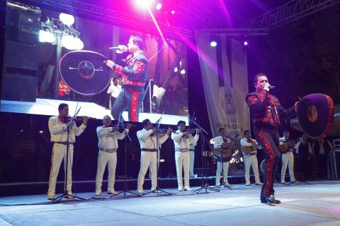 Ramón Poo da Grito de Independencia ante ocho mil personas image 3