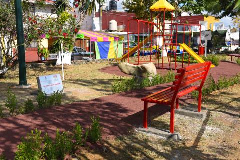 Rehabilitan parque de la colonia Moctezuma, en Xalapa