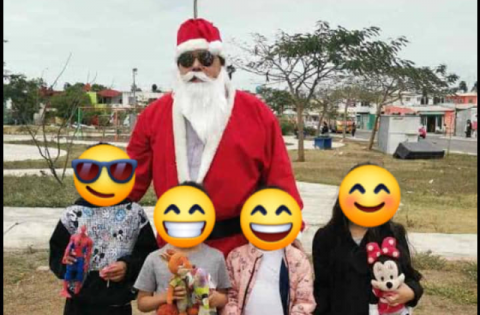 Juguetes por tatuajes: con campaña, tatuador da alegría a niños en Veracruz