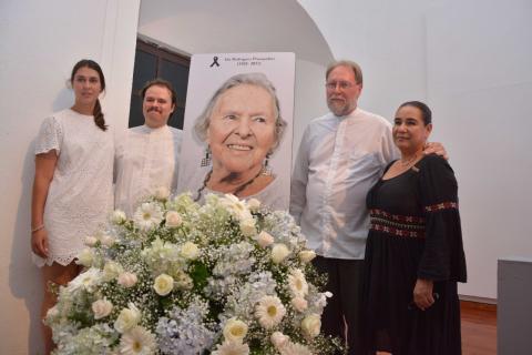 Rinden homenaje póstumo a Ida Rodríguez Prampolini en Sede del IVEC image 1