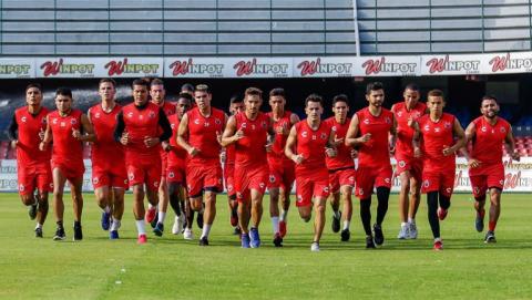 Continúan adeudos a los Tiburones Rojos, no viajan a pretemporada