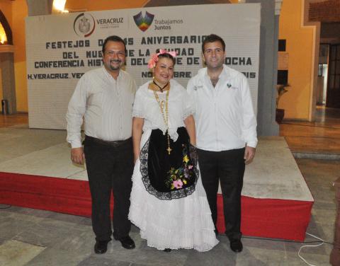 Gobierno Municipal realiza conferencia y pasarela “La historia del traje de jarocha” image 2