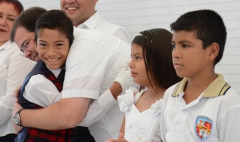 Entrega Ramón Poo Gil mobiliario a la Escuela Primaria “Lilia Aurora Montalván de Gómez”